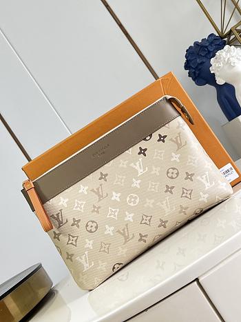 Okify Louis Vuitton Pochette Voyage Souple Bag M29427 33.5x26x5.5cm