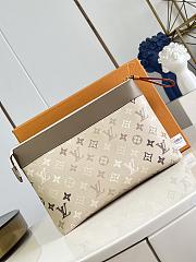 Okify Louis Vuitton Pochette Voyage Souple Bag M29427 33.5x26x5.5cm - 3