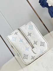 Okify Louis Vuitton Locker Dopp Kit Bag White M28835 23x13x12cm - 5