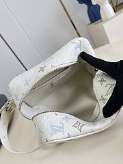 Okify Louis Vuitton Locker Dopp Kit Bag White M28835 23x13x12cm - 3