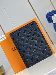 Okify Louis Vuitton Notebook Cover Black Embossed R20100 18.5x23x3cm - 1