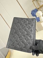 Okify Louis Vuitton Notebook Cover Black Embossed R20100 18.5x23x3cm - 5