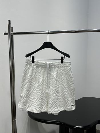 Okify Chrome Heart White Shorts Unisex (has XL)