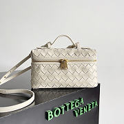 Okify Bottega Veneta Bang Bang Vanity Case Bag Off White 22x12.5x5cm - 1