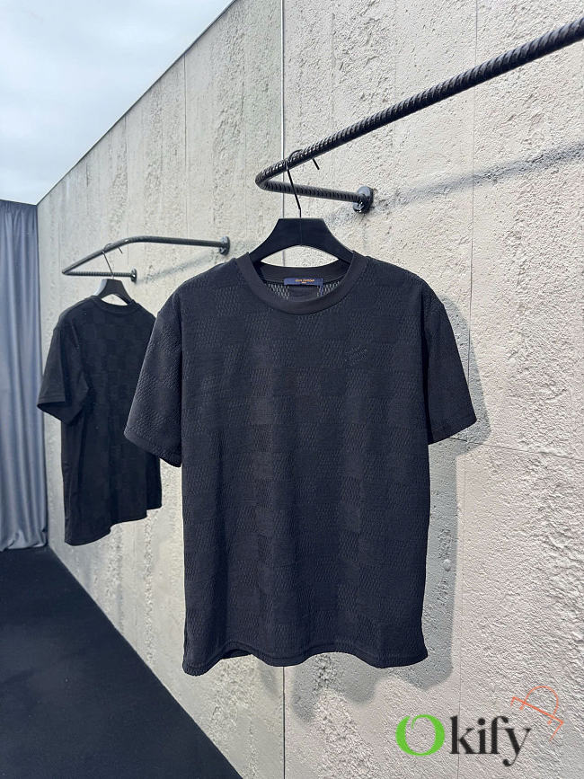 Okify Louis Vuitton Black Damier T-shirt  - 1
