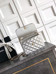 Okify CC Clutch Bag Silver With Gold And Pearl Handle 15x10.5x5.5cm - 2