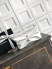Okify CC 25S Clutch Bag White Lambskin 24x14x5cm - 1