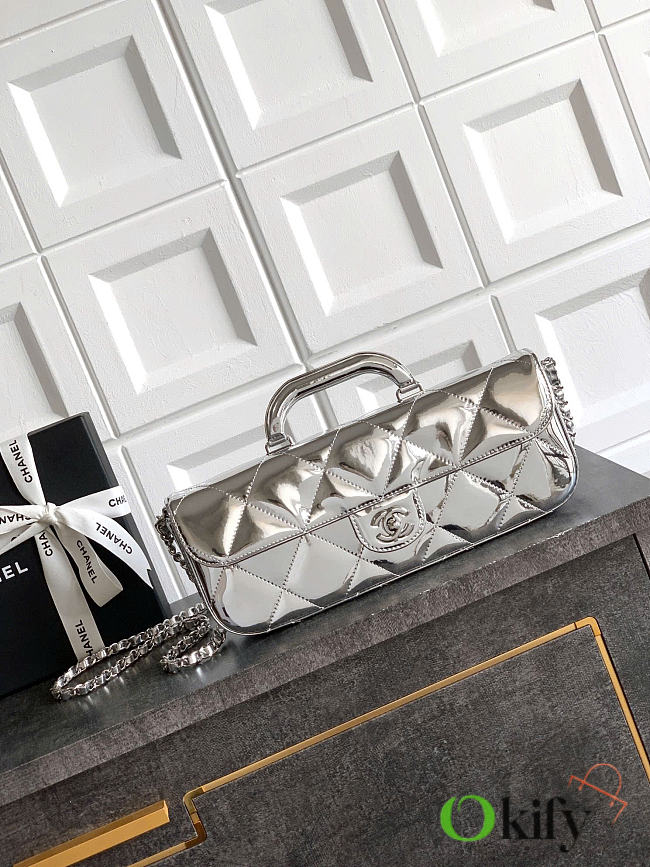 Okify CC Small Clutch With Chain Silver Metallic Mirror Calfskin 29x12x5cm - 1