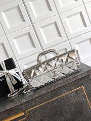 Okify CC Small Clutch With Chain Silver Metallic Mirror Calfskin 29x12x5cm - 1