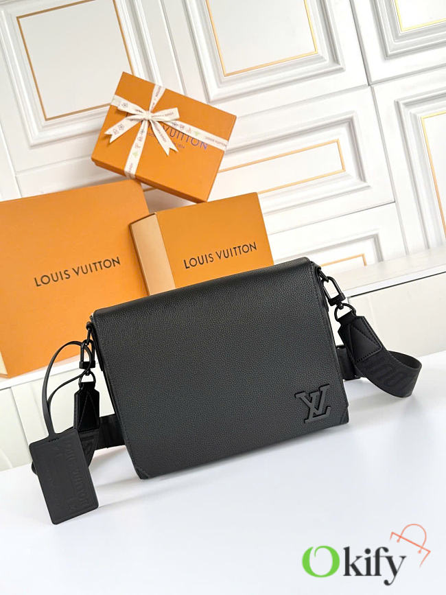Okify Louis Vuitton Aerogram Takeoff Messenger Bag Black M57080 28x24x10cm - 1