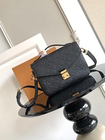 Okify Louis Vuitton Pochette Metis Bag Black M25939 25x19x7cm