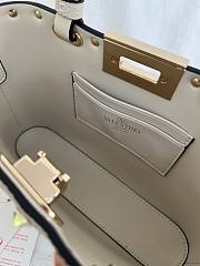 Okify Valentino Garavani Rockstud Small Bag In White 23x15.5x6cm - 5