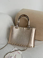 Okify Valentino Garavani Rockstud Small Bag In Rose Gold 23x15.5x6cm - 2
