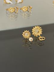 Okify Dior Gold Flower Earrings 29446 - 5