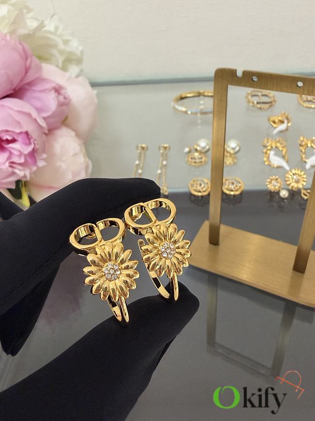 Okify Dior Gold Flower Earrings 29447 - 1