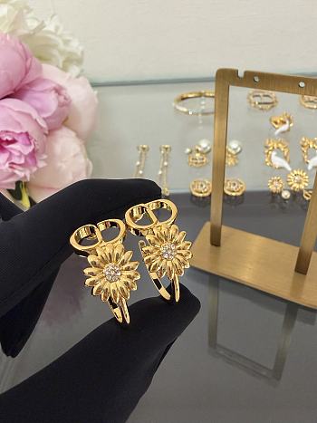Okify Dior Gold Flower Earrings 29447