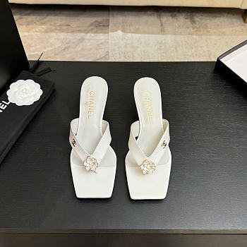 Okify CC White Flower Women Sandals