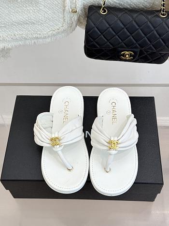 Okify CC Women White Flat Thong Sandals 
