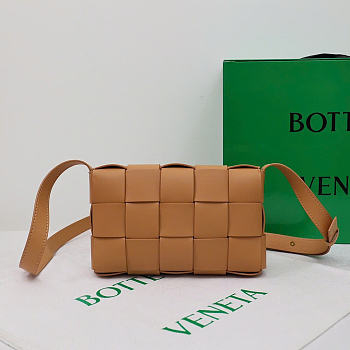 Okify Bottega Veneta Cassette Bag Brown 23x15x5.5cm