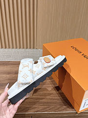 Okify Louis Vuitton White Pillow Sandals Unisex 3cm - 5
