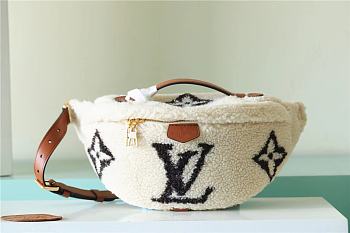 Okify Louis Vuitton White Wool Bumbag M55425 37x14x13cm