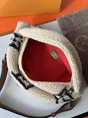 Okify Louis Vuitton White Wool Bumbag M55425 37x14x13cm - 2