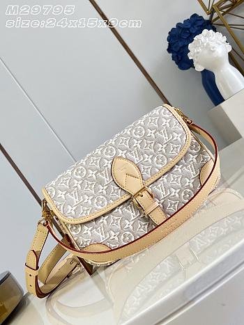 Okify Louis Vuitton Diane Embleme Bag M29795 24x15x9cm