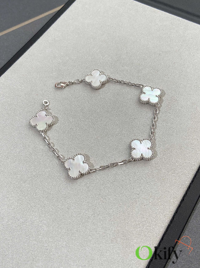 Okify VCA Silver Bracelet 5 Charms 29644 - 1