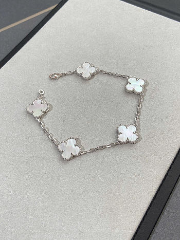 Okify VCA Silver Bracelet 5 Charms 29644