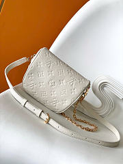 Okify Louis Vuitton Mini Bumbag White M82208 17x12x9cm - 2