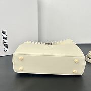 Okify Jacquemus Valerie Bag Off White Plain Gold Hardware 24x14x7.5cm - 4