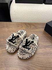 Okify Louis Vuitton Beige Fur Women Slippers  - 1