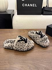 Okify Louis Vuitton Beige Fur Women Slippers  - 6