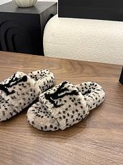 Okify Louis Vuitton Beige Fur Women Slippers  - 2
