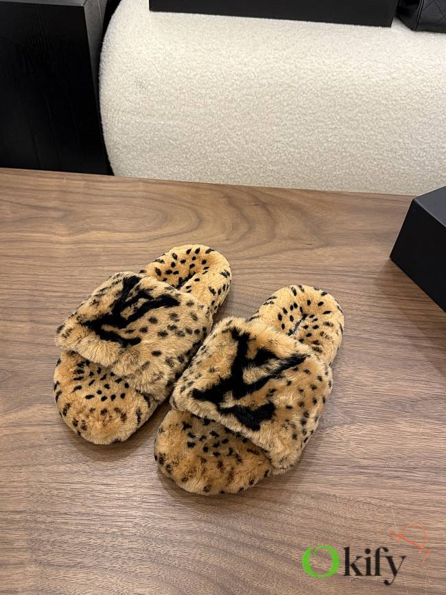 Okify Louis Vuitton Brown Fur Women Slippers  - 1