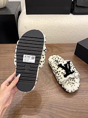 Okify Louis Vuitton White Fur Women Slippers  - 5
