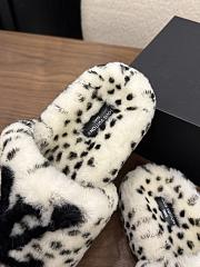 Okify Louis Vuitton White Fur Women Slippers  - 4
