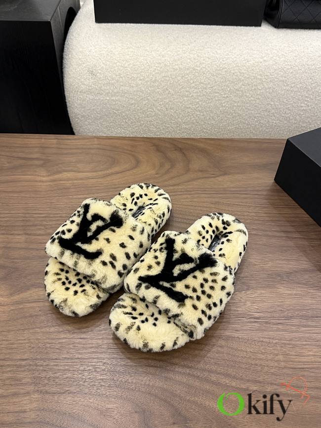 Okify Louis Vuitton Light Yellow Fur Women Slippers  - 1