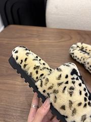 Okify Louis Vuitton Light Yellow Fur Women Slippers  - 5