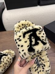 Okify Louis Vuitton Light Yellow Fur Women Slippers  - 4