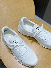 Okify Louis Vuitton White Men Sneakers 30106 - 5