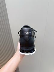 Okify Louis Vuitton Black And White Men Sneakers 30107 - 6