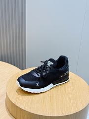 Okify Louis Vuitton Black And White Men Sneakers 30107 - 4