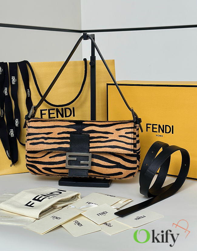 Okify Fendi Baguette 26424 Bag Tiger Print Pony Effect Leather 26x14x4cm - 1