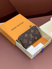 Okify Louis Vuitton Noa Key Holder Brown Inside M83612 11x7x1.5cm - 4