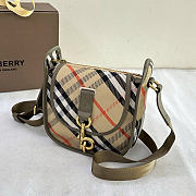 Okify Burberry Mini B Clip Messenger Bag Sand Beige 19x17.5x9cm - 2