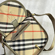 Okify Burberry Mini B Clip Messenger Bag Sand Beige 19x17.5x9cm - 4