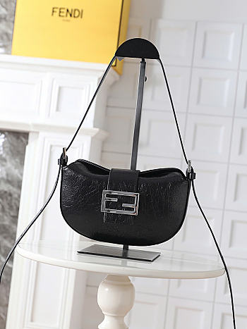 Okify Fendi Croissant Bag Black Crackled Leather 22x14x3cm