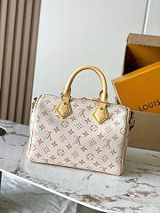 Okify Louis Vuitton Speedy 25 Bag White Monogram Dune M2A038 26x19x15cm - 4